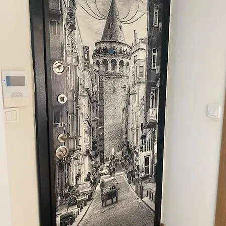 A House Where Whit Pleasure In The Center Of The Apartment *